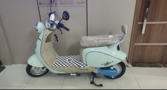 MOTO ELETRICA VESPA 800W BATERIA DE LITHIM 20AH 60V - Imagem 3