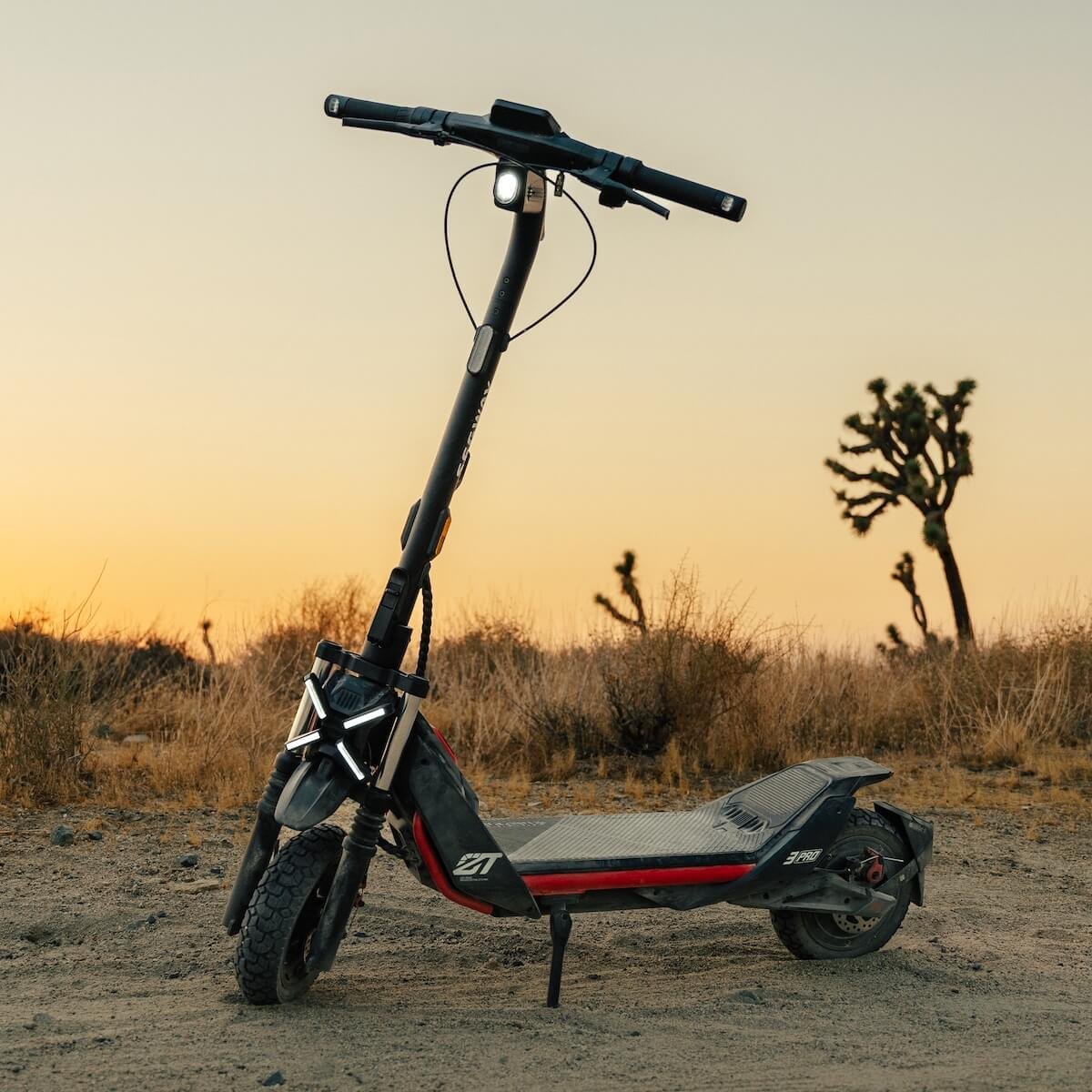 Patinete Elétrico ZT3 Pro - Velocidade máxima: até 40 km/h - Imagem 2