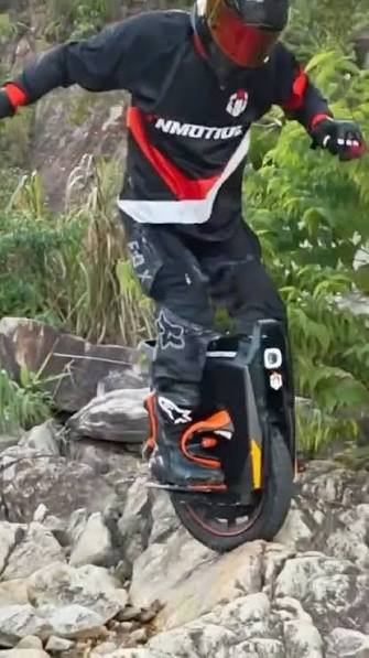Monociclo Elétrico INMOTION P6 - Imagem 7